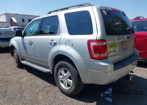 2009 Ford Escape Xlt z USA, uszkodzony, nr VIN 1FMCU037X9KA81564